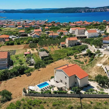 Nice In Seget Donji With Outdoor Swimming Pool Holiday home Trogir